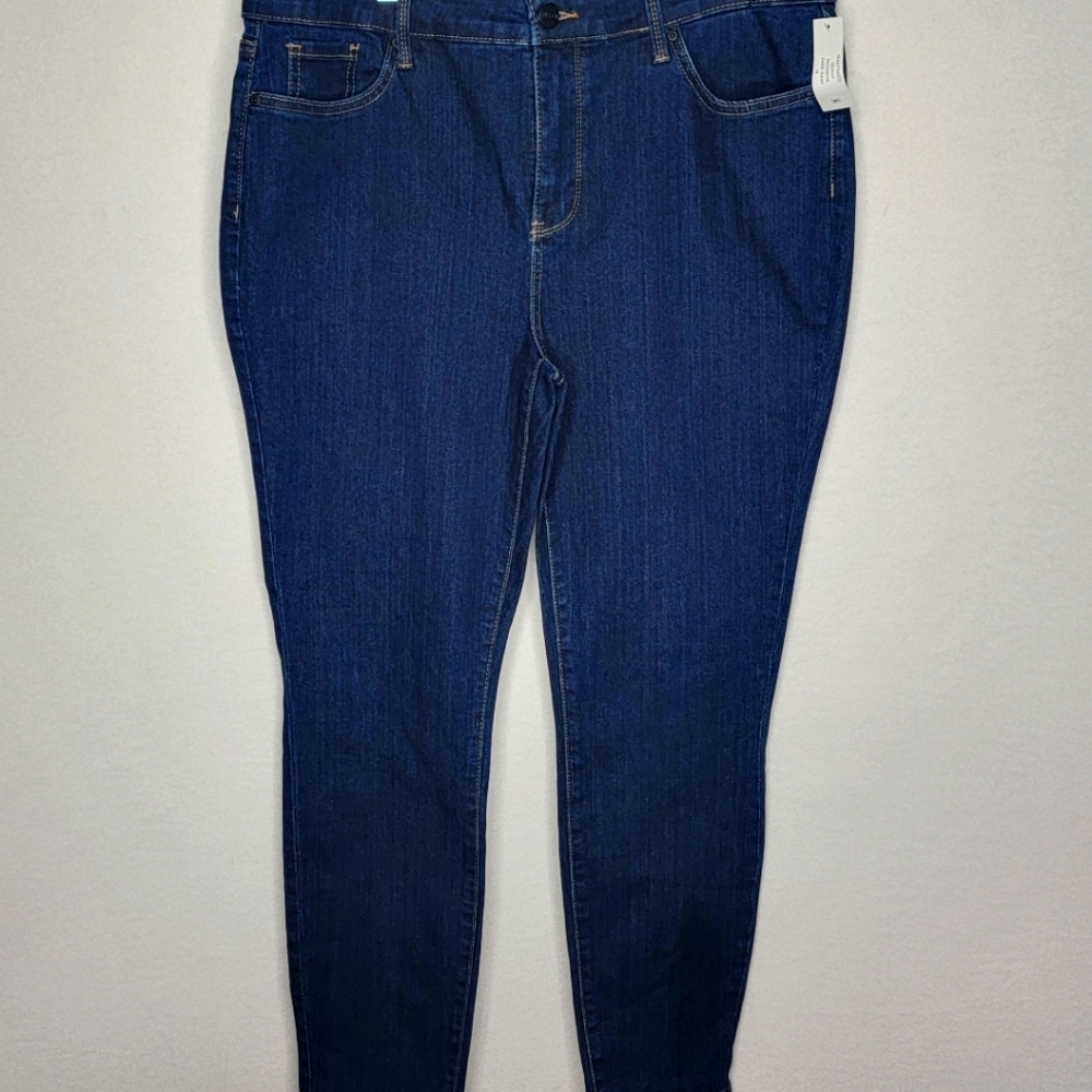 NEW NEW NEW!! NYDJ dark Washed Skinny Jeans Size 14. #545